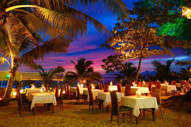 5 Aruba Restaurants on the Beach to Try on Vacation